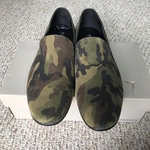 kenneth cole camo trophy loafers